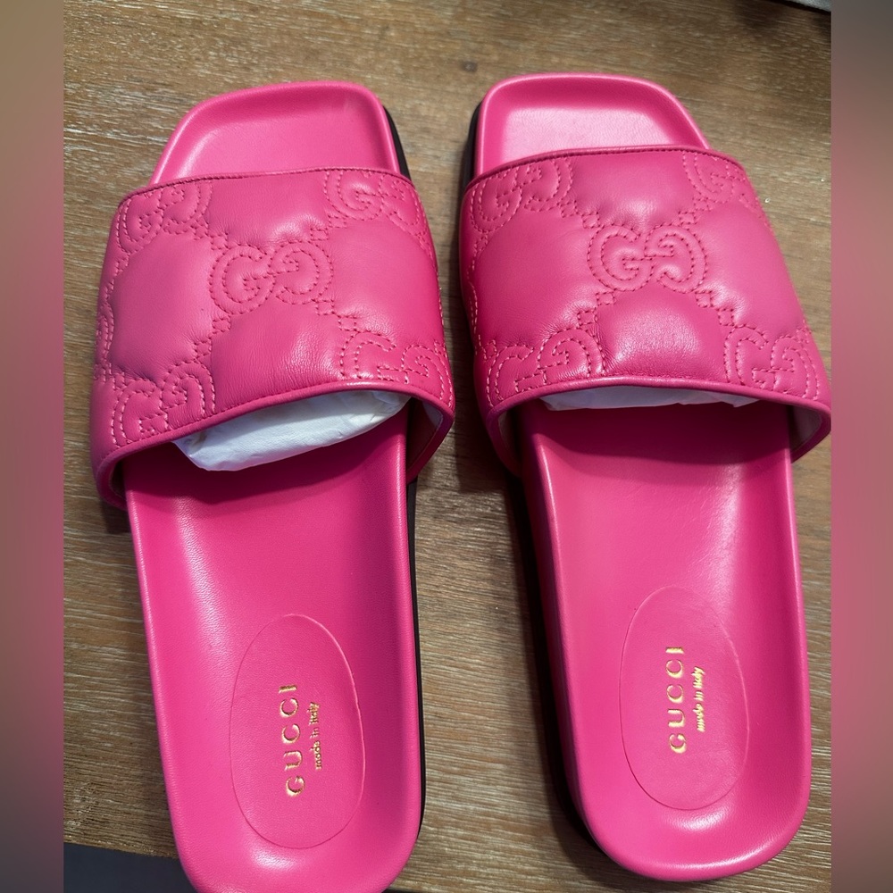 GUCCI Pink Leather Slides/Sandals